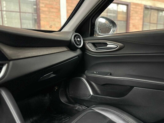 Alfa Romeo Giulia 2.0 T AWD Veloce Repetti B4 + GEPANTSERD 280pk 2019, JDK-05-S