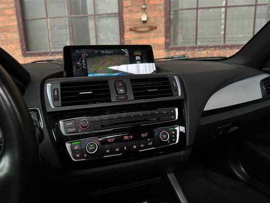 BMW M235i F22 N55 326pk 2016 (97.000km) -Handgeschakeld- 2-serie Coupé