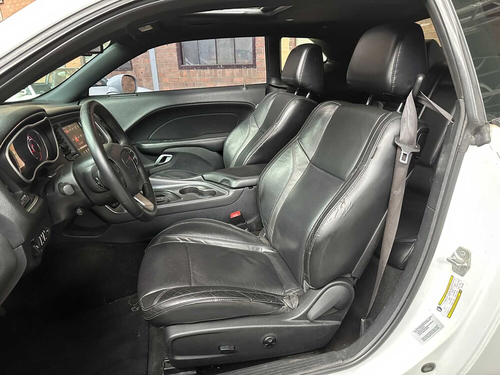 Dodge Challenger SXT PLUS 3.6 V6 305pk 2015