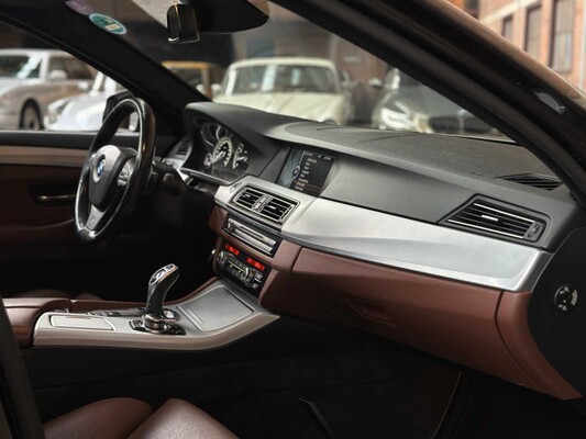 BMW 550i 4.4 V8 High Executive M-Sport F11 408pk 2011 5-serie Touring, HP-259-J