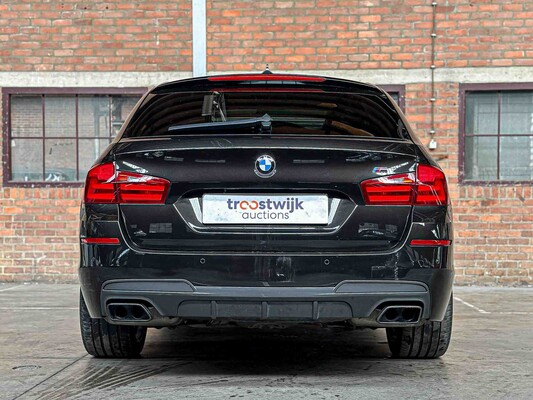 BMW 550i 4.4 V8 High Executive M-Sport F11 408pk 2011 5-serie Touring, HP-259-J