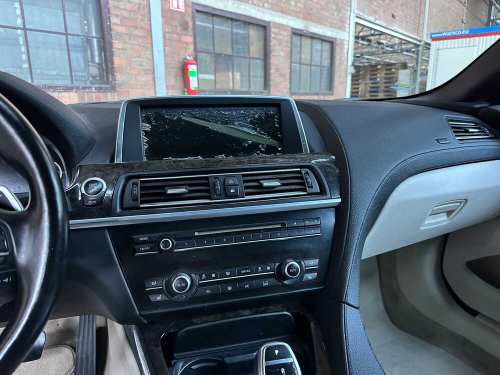 BMW 650i Cabriolet 4.4 V8 F12 M-Sport 445pk 2013 6-serie