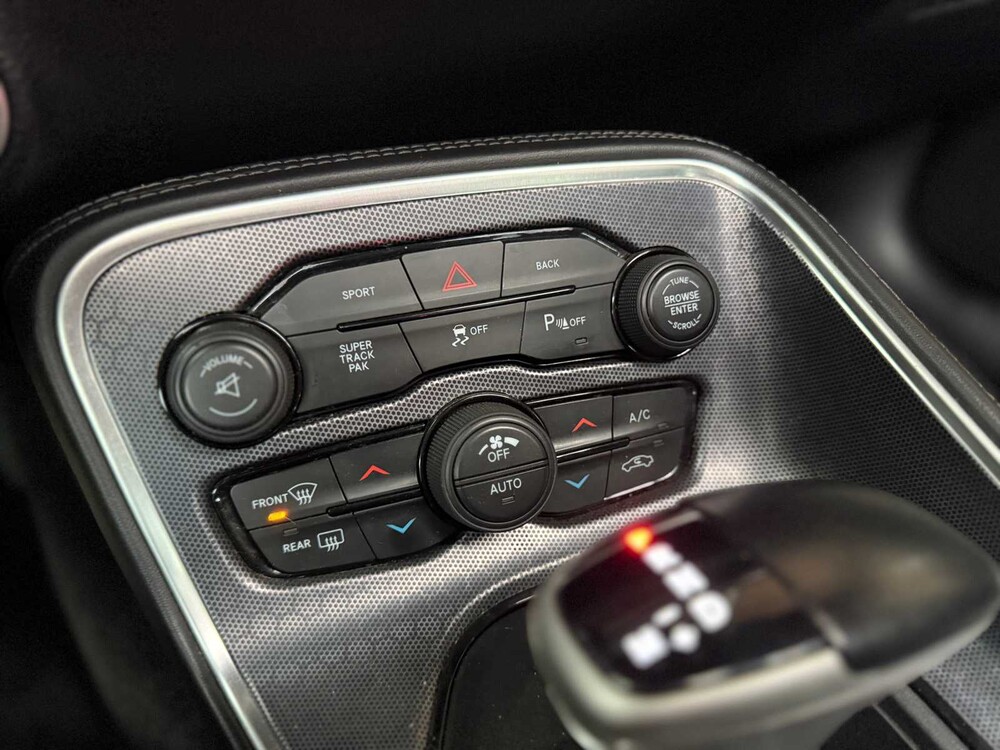 Dodge Challenger SXT PLUS 3.6 V6 305pk 2015