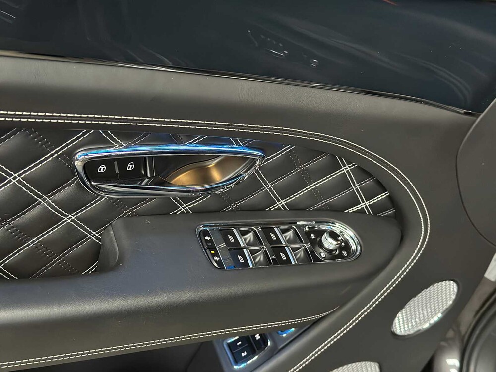 Bentley Bentayga 4.0 V8 First-Edition 550pk 2021