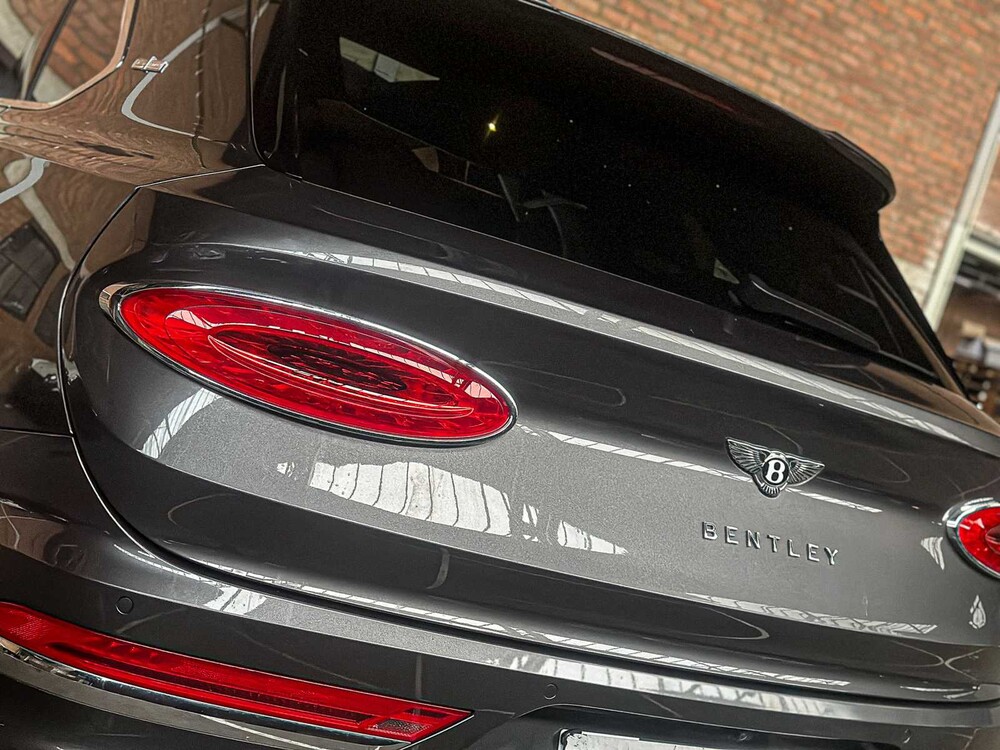 Bentley Bentayga 4.0 V8 First-Edition 550pk 2021