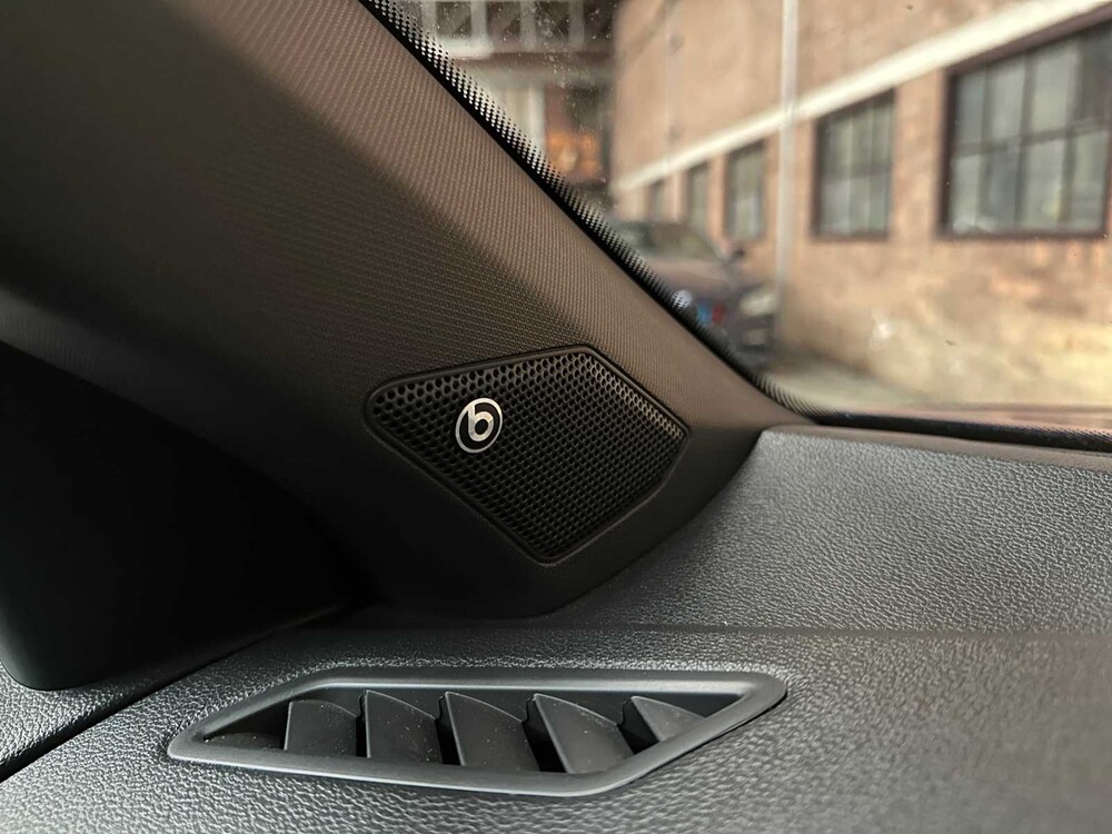 Volkswagen T-Roc R 2.0 TSI 4Motion -AKRAPOVIC- 300pk 2020