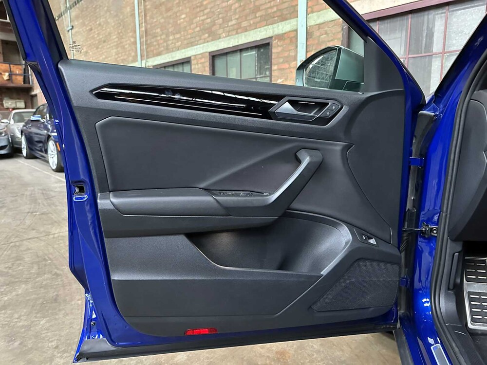 Volkswagen T-Roc R 2.0 TSI 4Motion -AKRAPOVIC- 300pk 2020