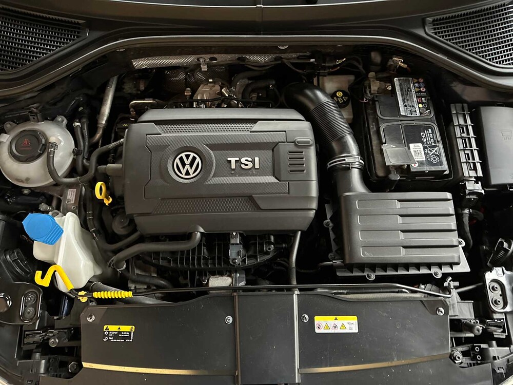 Volkswagen T-Roc R 2.0 TSI 4Motion -AKRAPOVIC- 300pk 2020