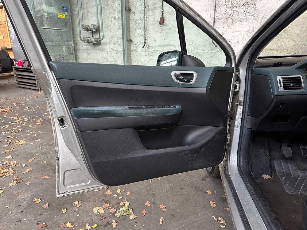 Peugeot 307 SW 1.6 16V 109pk 2003, 98-NL-HN