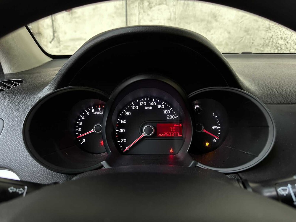 Kia Picanto 1.0 CVVT Comfort P. 69pk 2012, 70-XTK-1