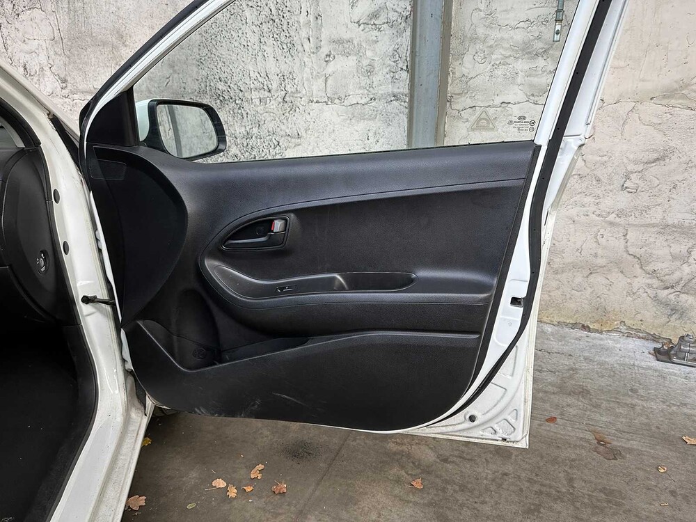 Kia Picanto 1.0 CVVT Comfort P. 69pk 2012, 70-XTK-1