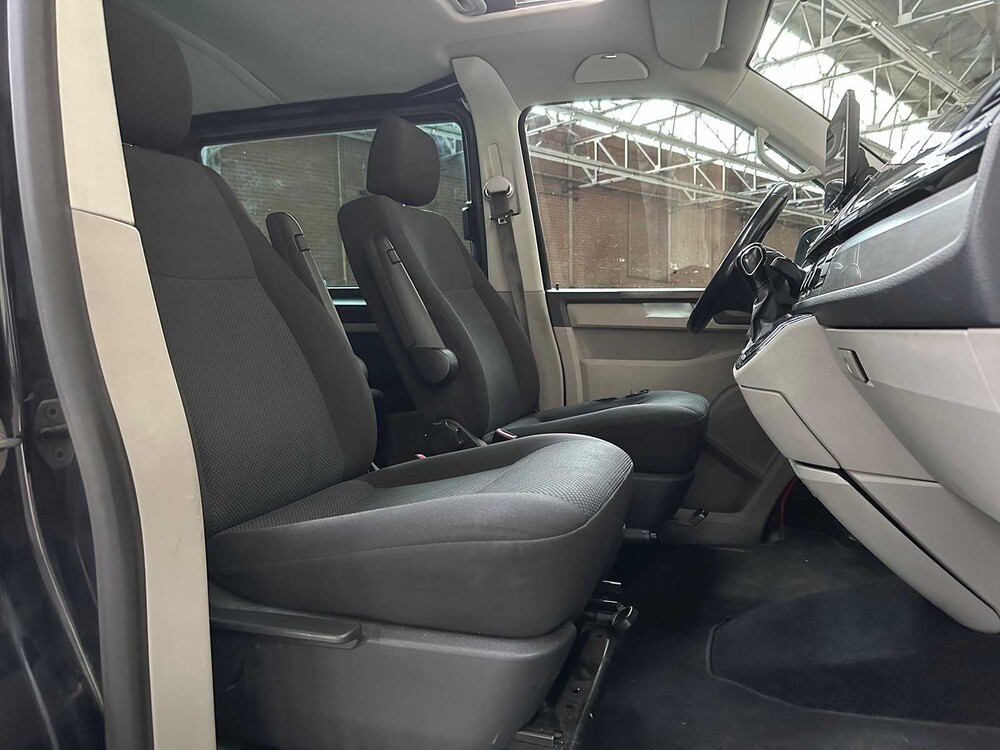 Volkswagen Transporter T6 2.0 TDI L2H1 Dubbele cabine Highline DSG 204pk 2016, VV-193-B