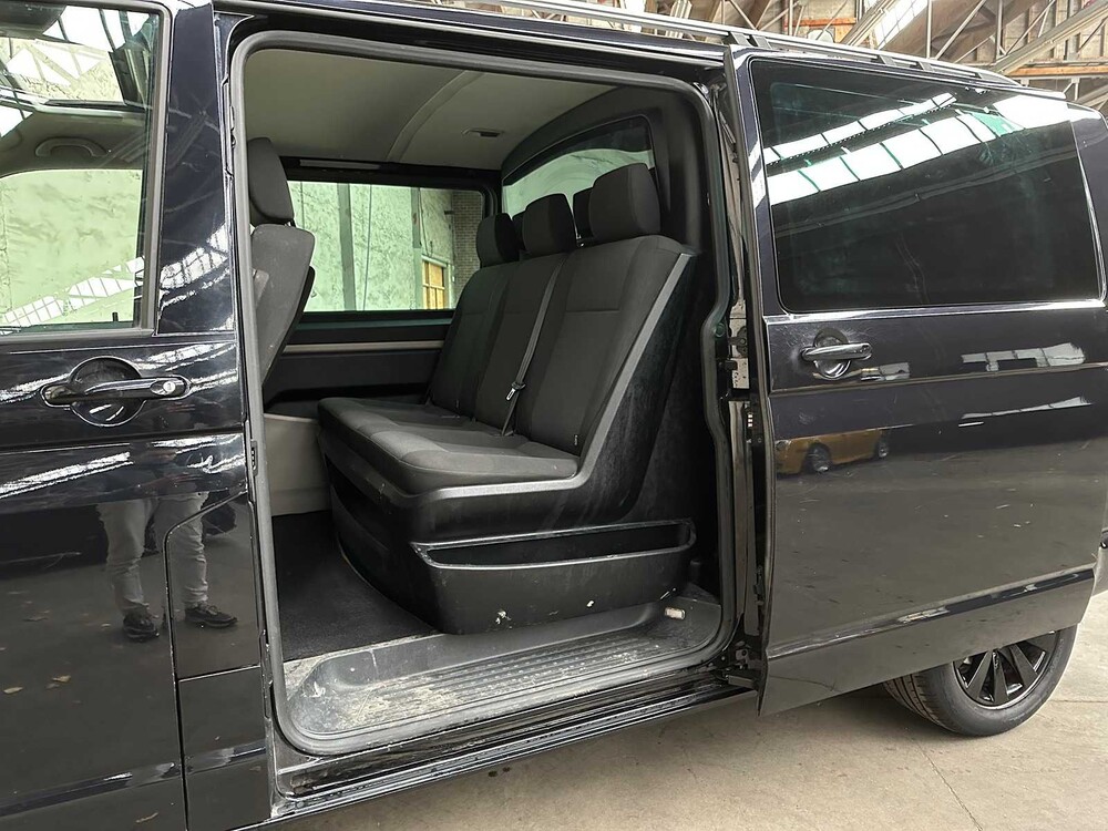Volkswagen Transporter T6 2.0 TDI L2H1 Dubbele cabine Highline DSG 204pk 2016, VV-193-B