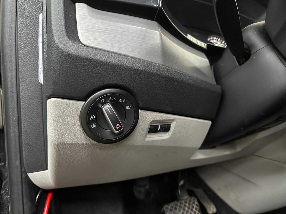 Volkswagen Transporter T6 2.0 TDI L2H1 Dubbele cabine Highline DSG 204pk 2016, VV-193-B