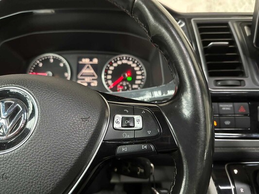 Volkswagen Transporter T6 2.0 TDI L2H1 DC Highline DSG 204pk 2016, VV-193-B