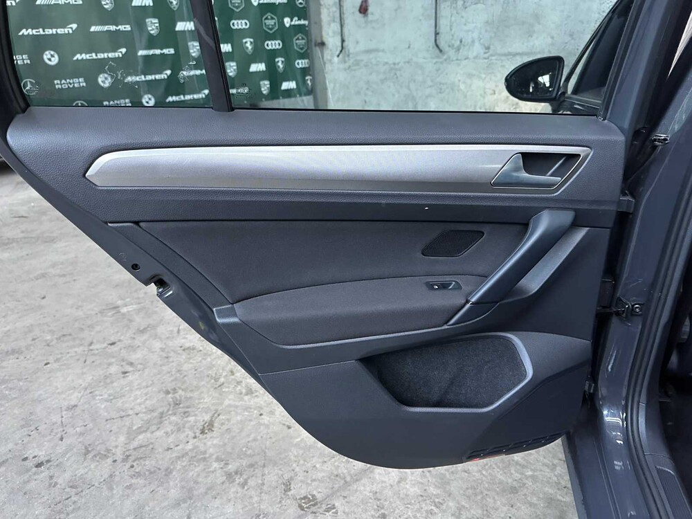 Volkswagen Golf Sportsvan 1.0 TSI Highline 110pk 2018, N-155-RT