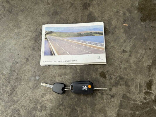 Peugeot 508 SW 1.6 THP Blue L. Exe. 157pk 2012, 33-TDJ-1