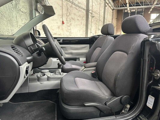 Volkswagen New Beetle Cabriolet 1.4 Turijn 75pk 2003, TH-271-J