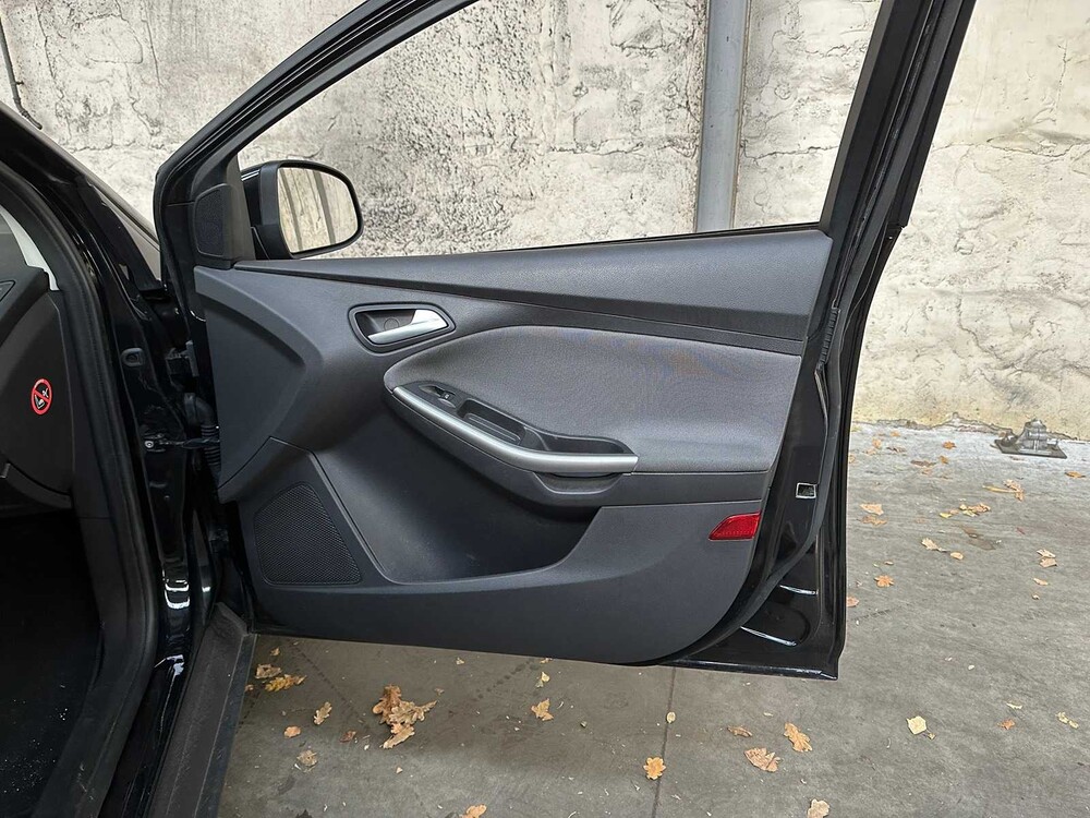 Ford Focus Wagon 1.6 tdci 105pk 2012, 56-ZFS-9