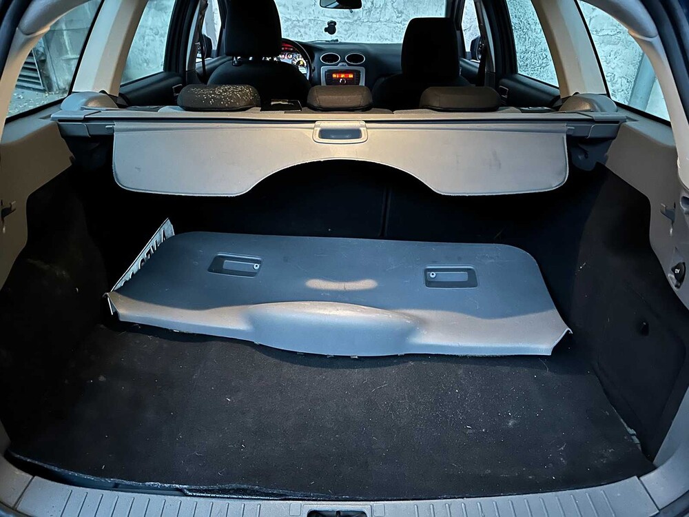 Ford Focus Wagon 1.6 Comfort 101pk 2012, 01-SZV-4