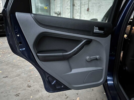 Ford Focus Wagon 1.6 Comfort 101pk 2012, 01-SZV-4