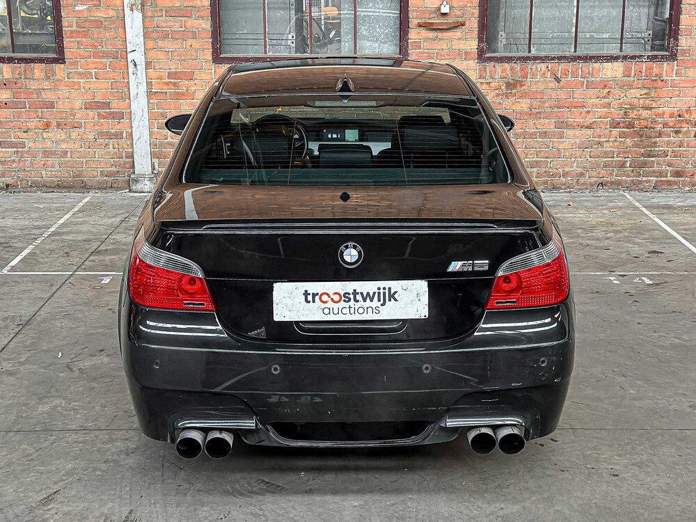 BMW M5 5,0 V10 500 PS 2006 E60 5er
