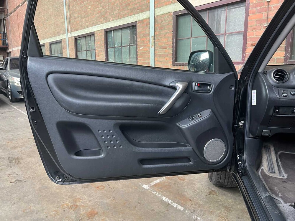 Toyota RAV4 2.0-16V VVT-i Sol (Automatik) 150 PS 2004, 76-HFB-9 Youngtimer