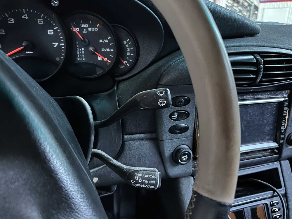 Porsche 911 Carrera 4 3,4 996 300 PS 1999 Youngtimer