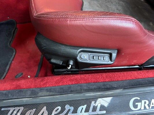 Maserati GranSport Coupe 4.2 V8 400pk 2006 -Youngtimer-