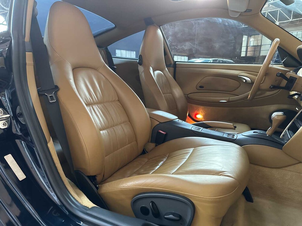 Porsche 911 Carrera 3.4 996 Coupé 300 PS 1998, HHZ-60-D