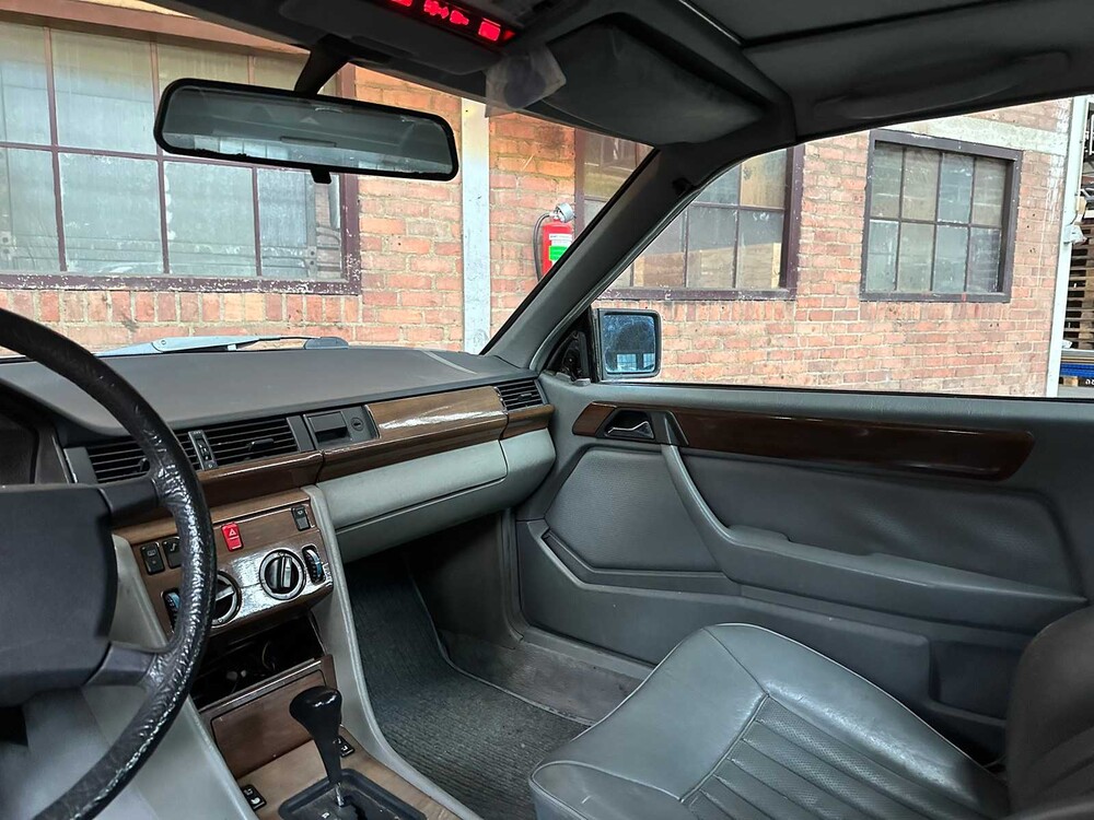 Mercedes-Benz 300 CE 200-500 (W124) 179 PS 1988, LZ-BS-56