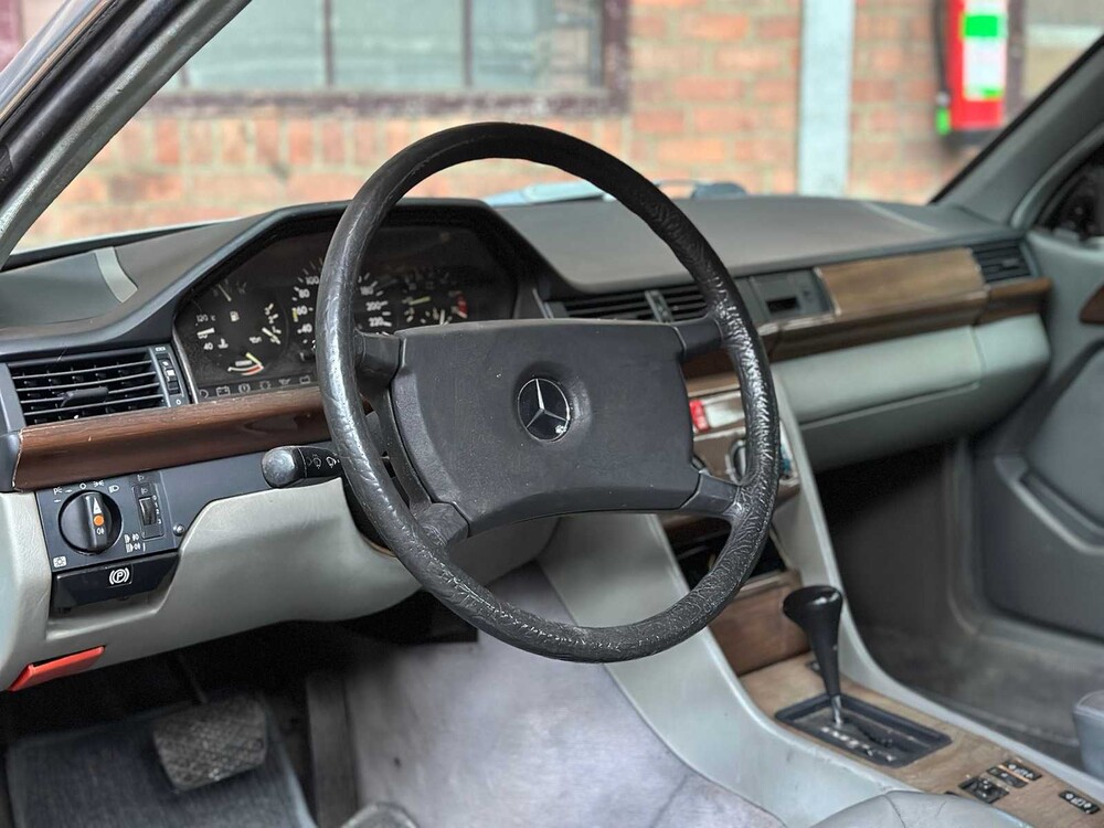 Mercedes-Benz 300 CE 200-500 (W124) 179 PS 1988, LZ-BS-56