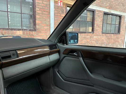 Mercedes-Benz 300 CE 200-500 (W124) 179 PS 1988, LZ-BS-56