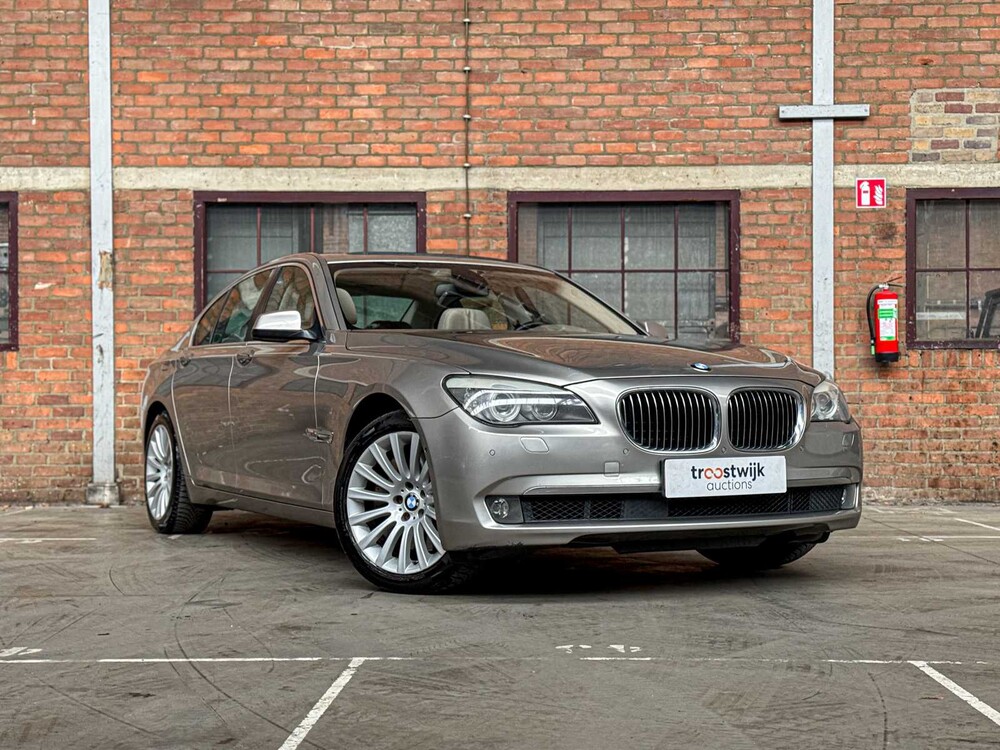 BMW 750i xDrive High 4,4 V8 Executive 408 PS 2010 7er, L-524-ZV