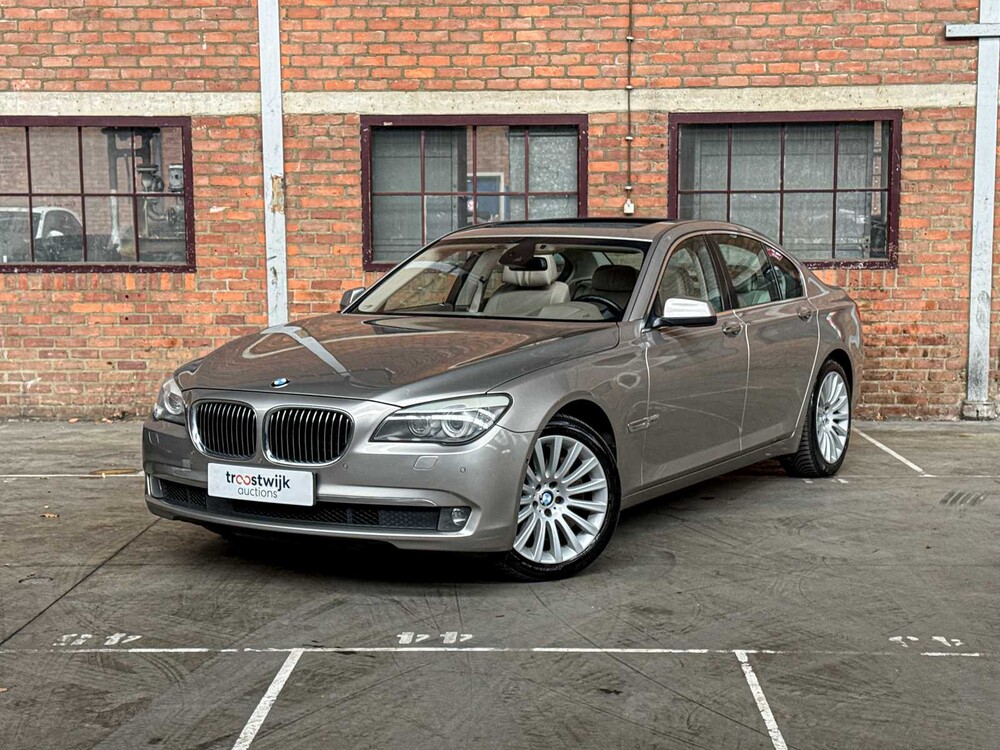 BMW 750i xDrive High 4,4 V8 Executive 408 PS 2010 7er, L-524-ZV