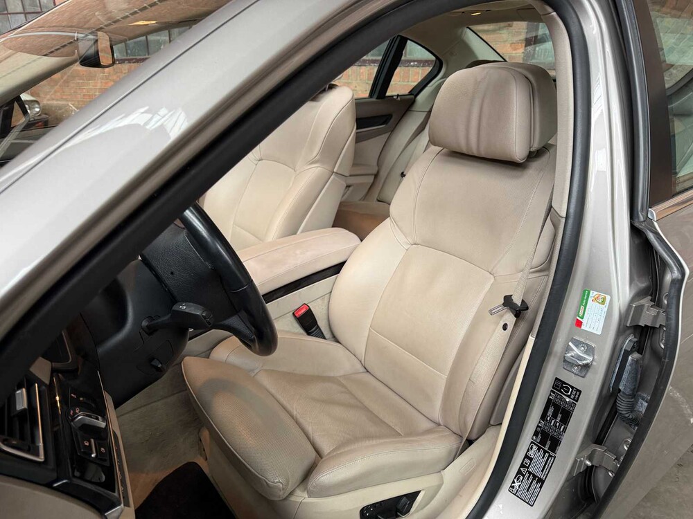 BMW 750i xDrive High 4,4 V8 Executive 408 PS 2010 7er, L-524-ZV