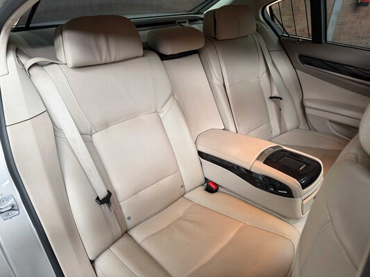 BMW 750i xDrive High 4.4 V8 Executive 408pk 2010 7-Serie, L-524-ZV