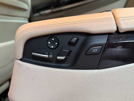 BMW 750i xDrive High 4.4 V8 Executive 408pk 2010 7-Serie, L-524-ZV