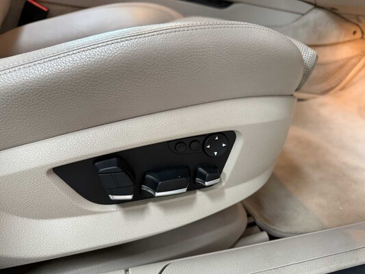 BMW 750i xDrive High 4.4 V8 Executive 408pk 2010 7-Serie, L-524-ZV