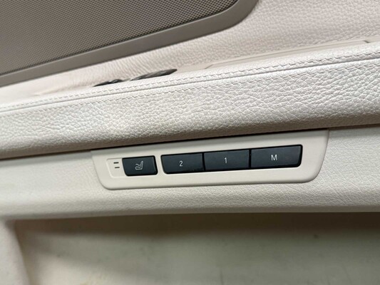 BMW 750i xDrive High 4.4 V8 Executive 408pk 2010 7-Serie, L-524-ZV