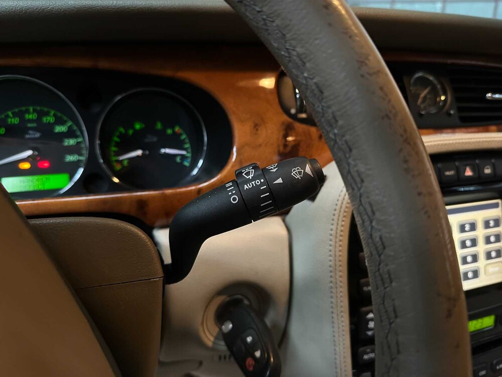 Jaguar XJ8 3,5 V8 258 PS 2003 Youngtimer