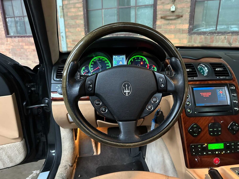 Maserati Quattroporte 4.2 V8 Duo Select 400 PS 2006, L-851-RK Youngtimer