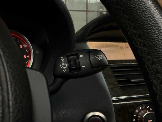 BMW 650i Cabrio 4.8 V8 6-serie 367pk 2006