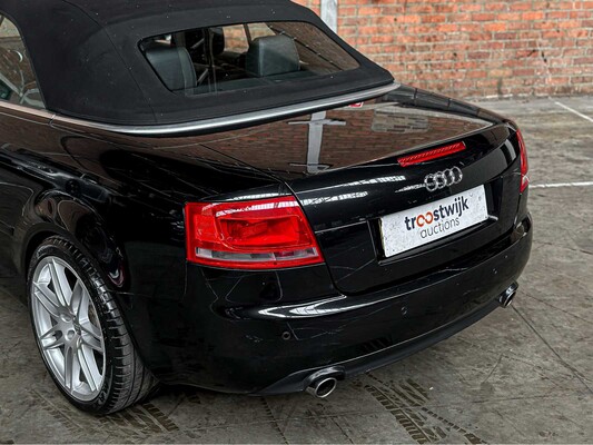Audi A4 Cabriolet 3.2 FSI V6 Quattro Pro Line 256pk 2006, 70-SR-RL Youngtimer