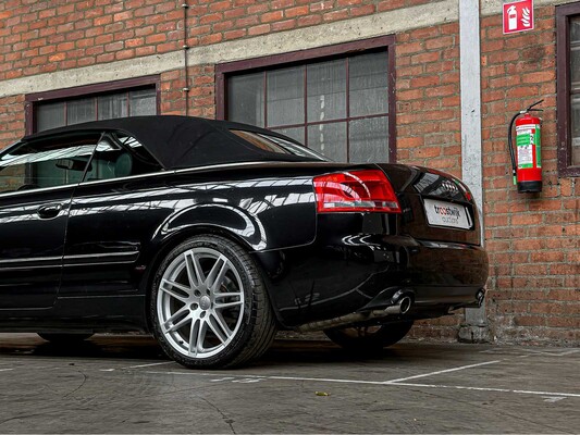 Audi A4 Cabriolet 3.2 FSI V6 Quattro Pro Line 256pk 2006, 70-SR-RL Youngtimer