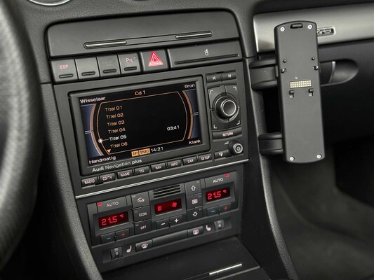 Audi A4 Cabriolet 3.2 FSI V6 Quattro Pro Line 256pk 2006, 70-SR-RL Youngtimer