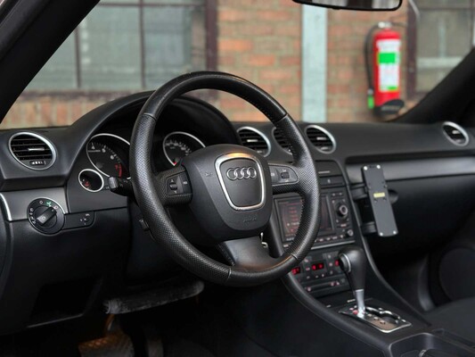 Audi A4 Cabriolet 3.2 FSI V6 Quattro Pro Line 256pk 2006, 70-SR-RL Youngtimer