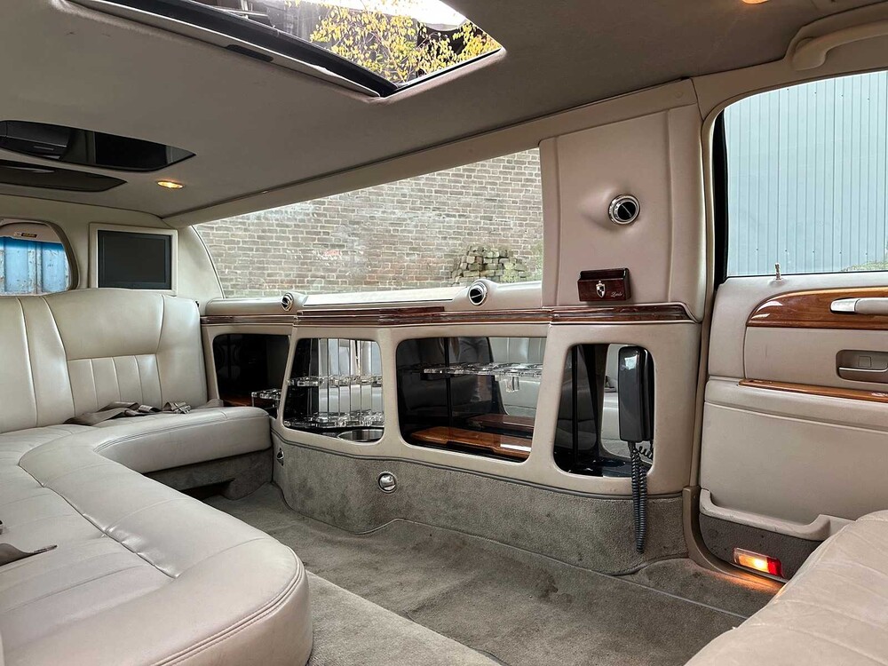 Lincoln Town Car 4,6 V8 Signature (Limousine) 204 PS 2003, 62-NG-XN Youngtimer