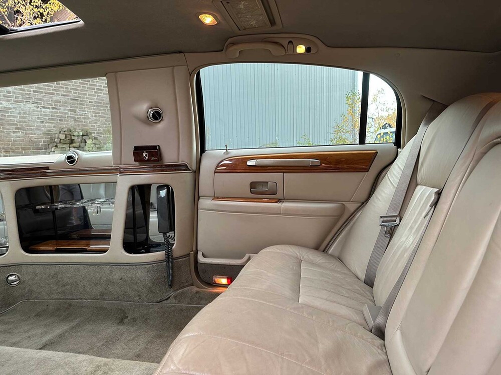 Lincoln Town Car 4,6 V8 Signature (Limousine) 204 PS 2003, 62-NG-XN Youngtimer