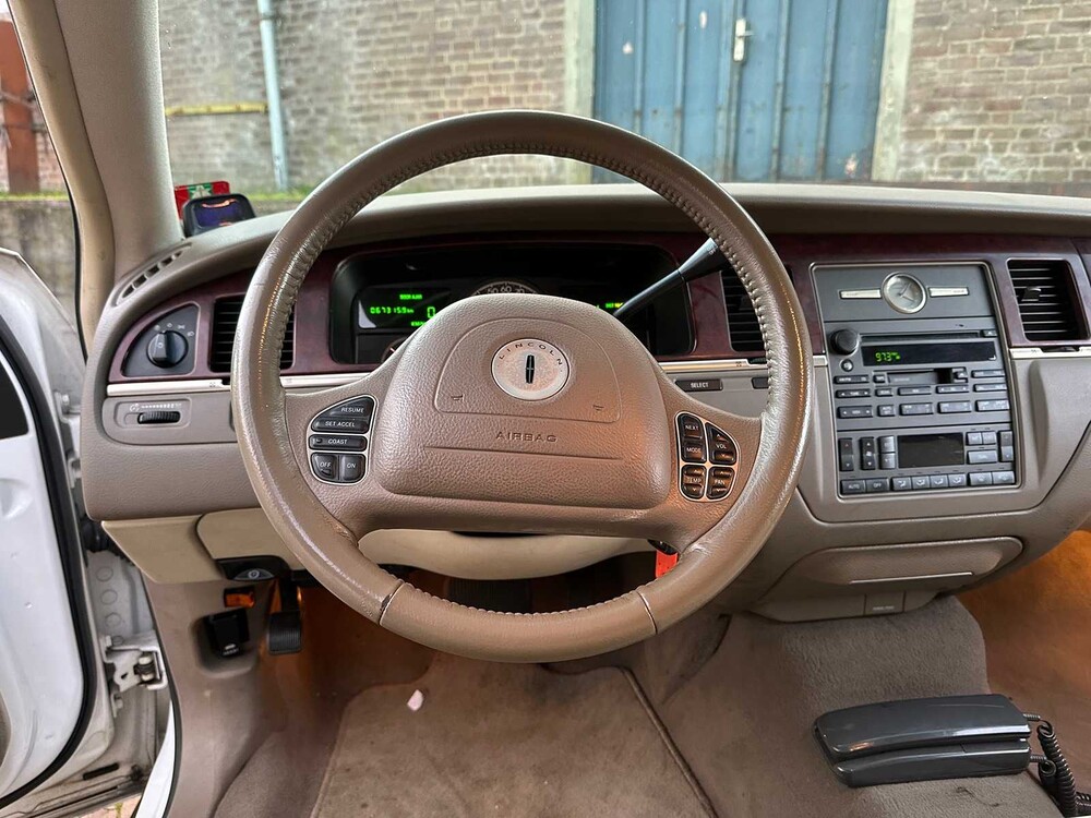 Lincoln Town Car 4,6 V8 Signature (Limousine) 204 PS 2003, 62-NG-XN Youngtimer